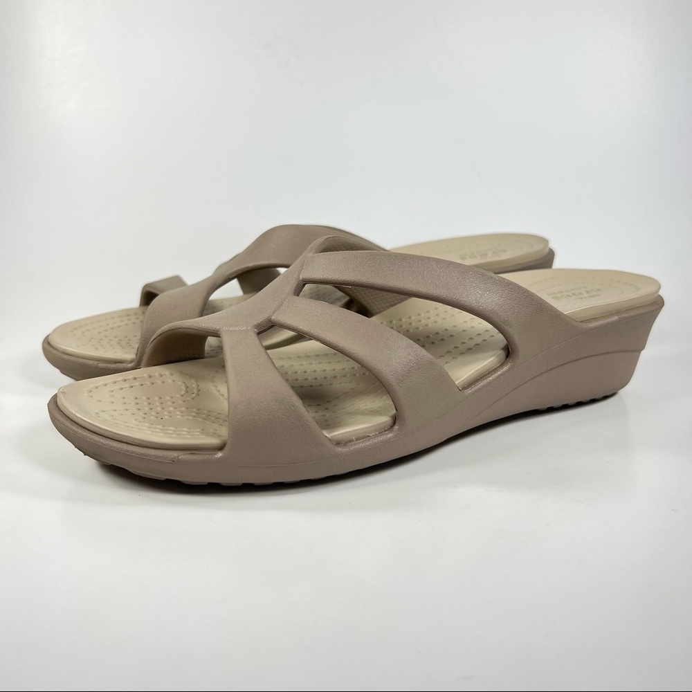 Crocs Sanrah Tan Strappy Wedge Sandals Size 10 204010 Slip On Open Toe Taupe
